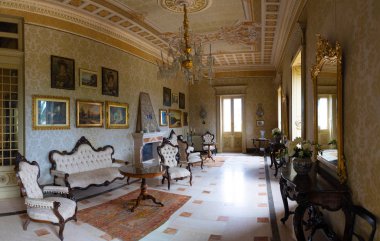 Salamina, İtalya - 6.05.2018: İç eski küçük kalenin Masseria Salamina Caramia in Puglia, İtalya