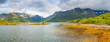 Güzel manzara doğa Lofoten Adaları, Norveç