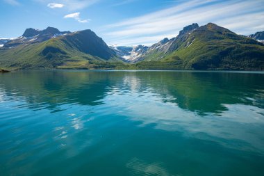 Nordfjorden ve Svartesien buzul Meloy, şarkı sözleri, Norveç, Panorama görünüm
