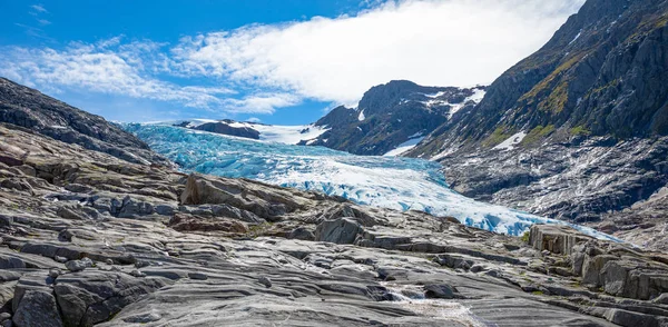A kék Svartisen gleccserhez, Észak-Norvégia — Stock Fotó