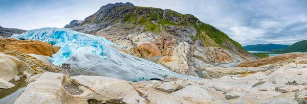 Le glacier bleu Svartisen, Norvège du Nord — Photo