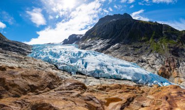 Mavi Svartesien buzul, Kuzey Norveç