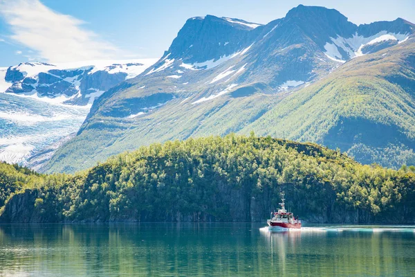 Fähre Zum Svartisen Gletscher Von Route Fv17 Norwegen — Stockfoto