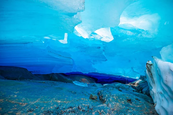 Синій Льоду Печера Свартісен Льодовик Норвегії — стокове фото