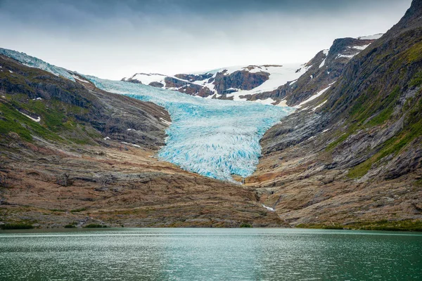 Svartisvatnet Helgeland Norvégiai Svartisen Gleccserhez Háttérben — Stock Fotó