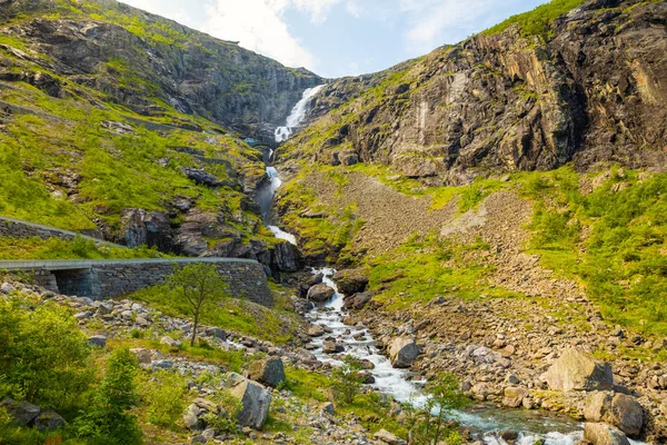 Vodopád Stigfossen na Trollstigen road, Norsko — Stock fotografie