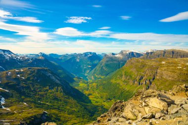 Dalsnibba Nibbevegen yol aşağı Geiranger Fjord, Norveç lider görüntüleyin
