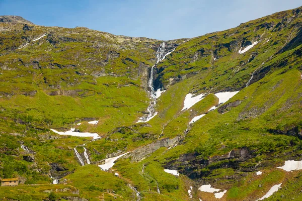 Landschap van de Geiranger-vallei in de buurt van Dalsnibba berg, Noorwegen — Stockfoto