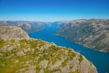 Lysefjord görünümünü preikestolen veya pupit rock, Norveç