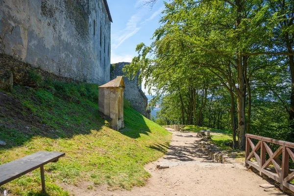 Castillo de Bezdez en el interior en Bohemia del Norte, República Checa —  Fotos de Stock