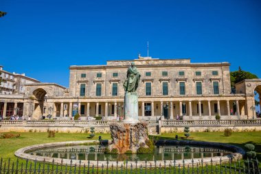Corfu, Yunanistan - 16.10.2018: Eski Royal Palace St. Michael ve St. George Corfu Town, Yunanistan