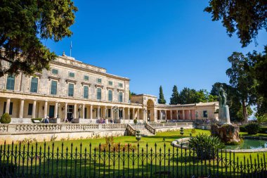 Corfu, Yunanistan - 16.10.2018: Eski Royal Palace St. Michael ve St. George Corfu Town, Yunanistan