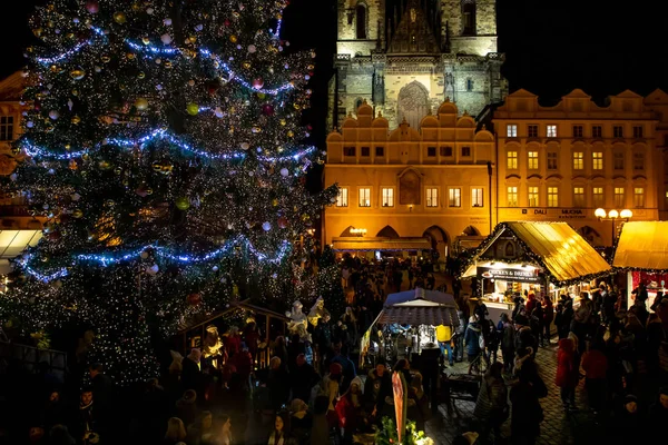 Praga, Republika Czeska - 1.12.2018: starego miasta w Pradze z choinki — Zdjęcie stockowe