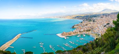 Hava panoramik Castellammare del Golfo Town, Trapani, Sicilya, İtalya