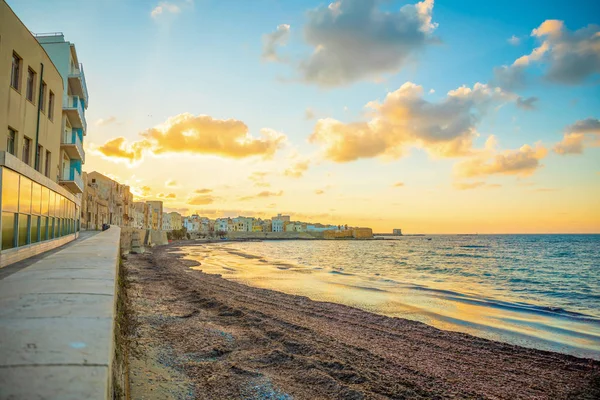 View of seaside of the sicilian city Trapani during sunset, Italy — Stock Photo, Image