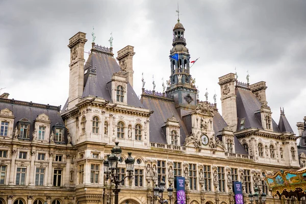 Parijs, Frankrijk-24.04.2019: Hotel-de-Ville of stadhuis in Parijs-gebouw woonplaats Pariss Administration, Frankrijk — Stockfoto