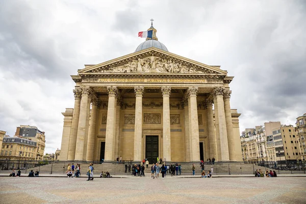 Parijs, Frankrijk-24.04.2019: het Pantheon is een gebouw in het Quartier Latin in Parijs, Frankrijk — Stockfoto