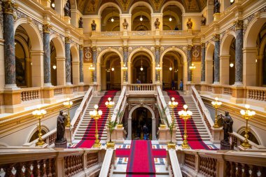 Prag, Çek Cumhuriyeti - 06.05.2019: Neo-Rönesans tarzında Ulusal Müzeinterier, 2018 yılında Prag'da yenilendi