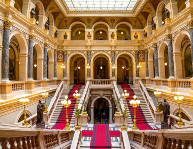 Prag, Çek Cumhuriyeti - 06.05.2019: Neo-Rönesans tarzında Ulusal Müzeinterier, 2018 yılında Prag'da yenilendi