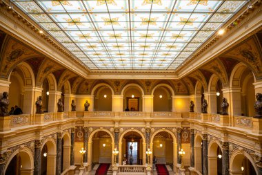 Prag, Çek Cumhuriyeti - 06.05.2019: Neo-Rönesans tarzında Ulusal Müzeinterier, 2018 yılında Prag'da yenilendi