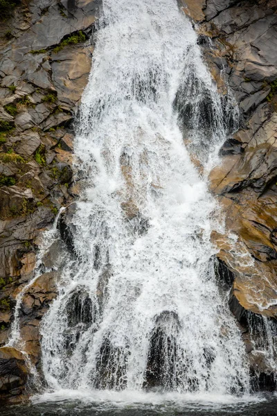 Ландшафт водопада Тонанри, природа южной части провинции Хайнань, Китай — стоковое фото