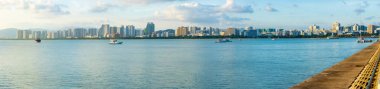 Sanya kasaba akşam Cityscape, Çin Hainan Adası Phoenix adasında görünüm