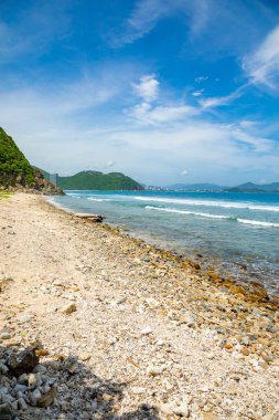 Sanya körfezi, Hainan, Çin yanında insanlar olmadan vahşi plaj