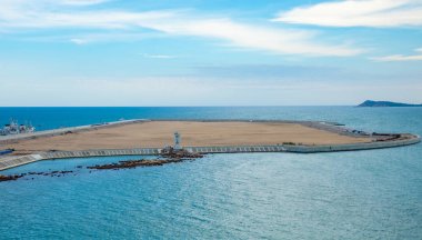 Sanya, Hainan Adası, Çin - 22.06.2019: Sanya Körfezi'nin Güneydoğu Kesiminde bulunan Phoenix Adası'nın yanındaki Yeni Yapay Takımadalar, Hainan, Çin