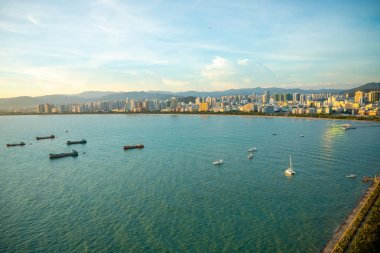 Sanya kasaba akşam Cityscape, Çin Hainan Adası Phoenix adasında görünüm