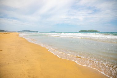 Shimei Bay Beach güzel görünümü, Hainan, Çin