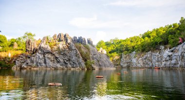 Danzhou Taş Çiçek Mağaraları Göl ve roks, Geopark Haikou yanında, Hainan, Çin