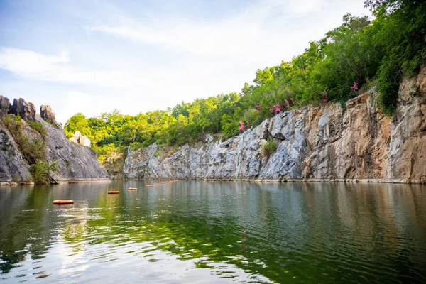 Danzhou Taş Çiçek Mağaraları Göl ve roks, Geopark Haikou yanında, Hainan, Çin