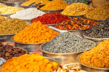 Türkiye 'nin Antalya, Türkiye pazarında çeşitli fındık ve kurutulmuş meyveler