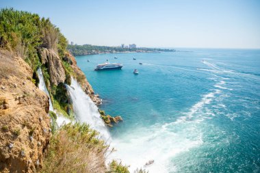 Türkiye 'nin Antalya kentinde Duden şelalesinin güzel manzarası