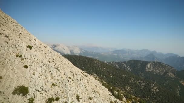La vista panorámica desde la montaña Olympos o Tahtali cerca de Kemer, provincia de Antalya, Turquía — Vídeos de Stock