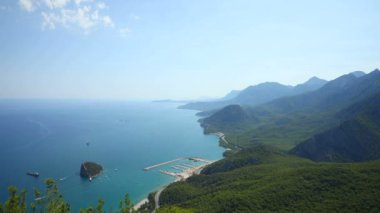 Küçük Antalya Fare Adası ve Akdeniz 'de dalış tekneleri, Antalya, Türkiye