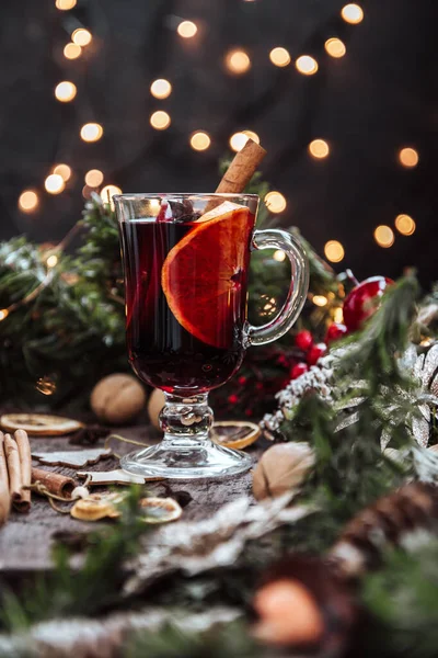 Glass Mulled Wine New Year Surroundings Hot Wine Vertical Photo — Stock Photo, Image