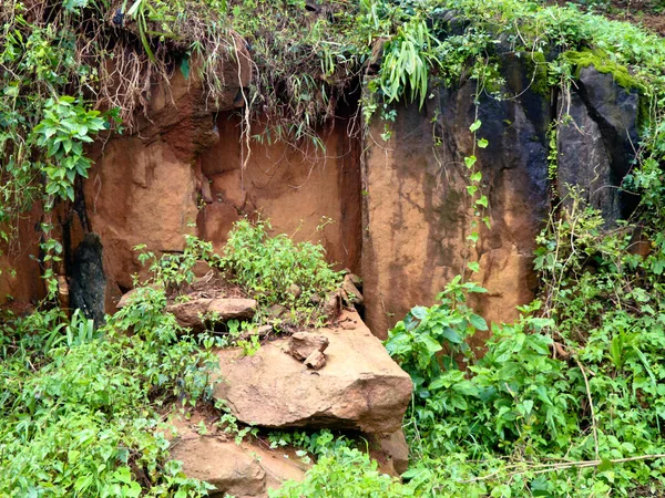 Pedra Quebrada Pedaços Como Parte Deslizamento Terra Área Eco Sensível — Fotografia de Stock