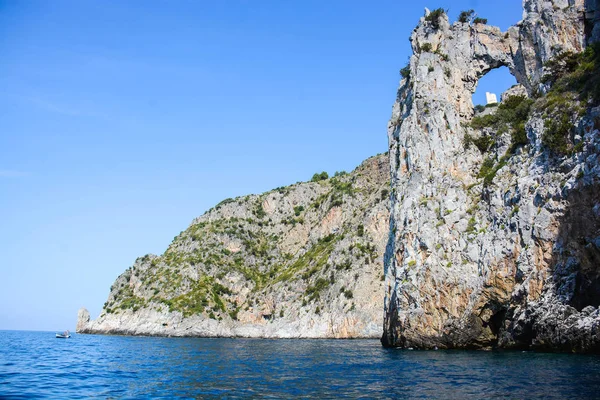 이탈리아 바다와 Spartivento 에서만 Palinuro에 절벽의 반지를 사라센 — 스톡 사진
