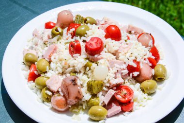 Akdeniz sağlıklı beslenme pirinç salatası için Italyan Mutfagi