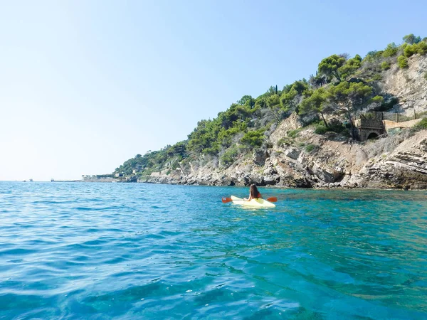 İtalyan kayalıkları ve kıyıları