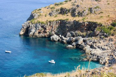 Benzersiz ve muhteşem İtalyan uçurumları nadir görülür.