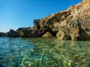 Sicilya - karıncaların ucu: Deniz ve rüzgar tarafından oyulmuş bazı mağara ve hortumlara bakın