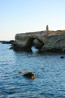 Sicilya - karıncaların ucu: Deniz ve rüzgar tarafından oyulmuş bazı mağara ve hortumlara bakın