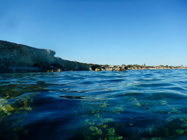 Sicilië Punt Van Mieren Uitzicht Enkele Grotten Voorgebergte Uitgehouwen Door — Stockfoto