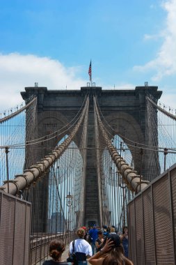 Semboller ve New York manzarası