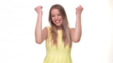 Tezahürat ve başarılı onu kazanmak kutluyor kazanan kadın el çok mutlu heyecanlı