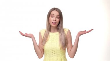 Genç kadın gösteren jest el yan yana Hayır ifade ettikleri için hareketli.