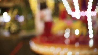 Rüya gibi Carousel ve bokeh ışık görüntü.