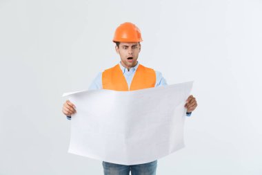 Düşünceli mimar planları beyaz arka planı holding